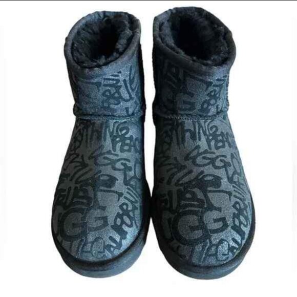 FINAL MARKDOWN FOR 2 PAIR OF UGGS, NWOB - 1 PAIR BOW DAMAGED SIZE 6 - Picture 6 of 7